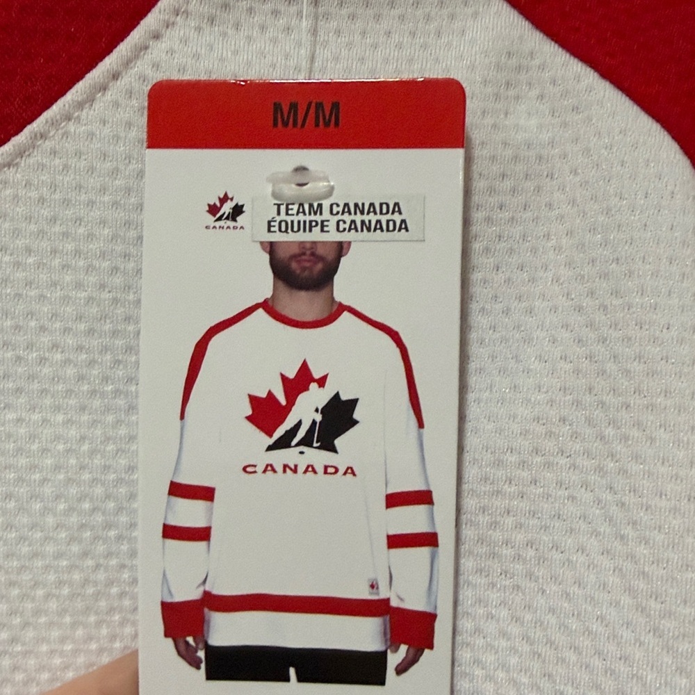 Canada Hockey Jersey with Red and Black Maple Leaf - Picture 3 of 6
